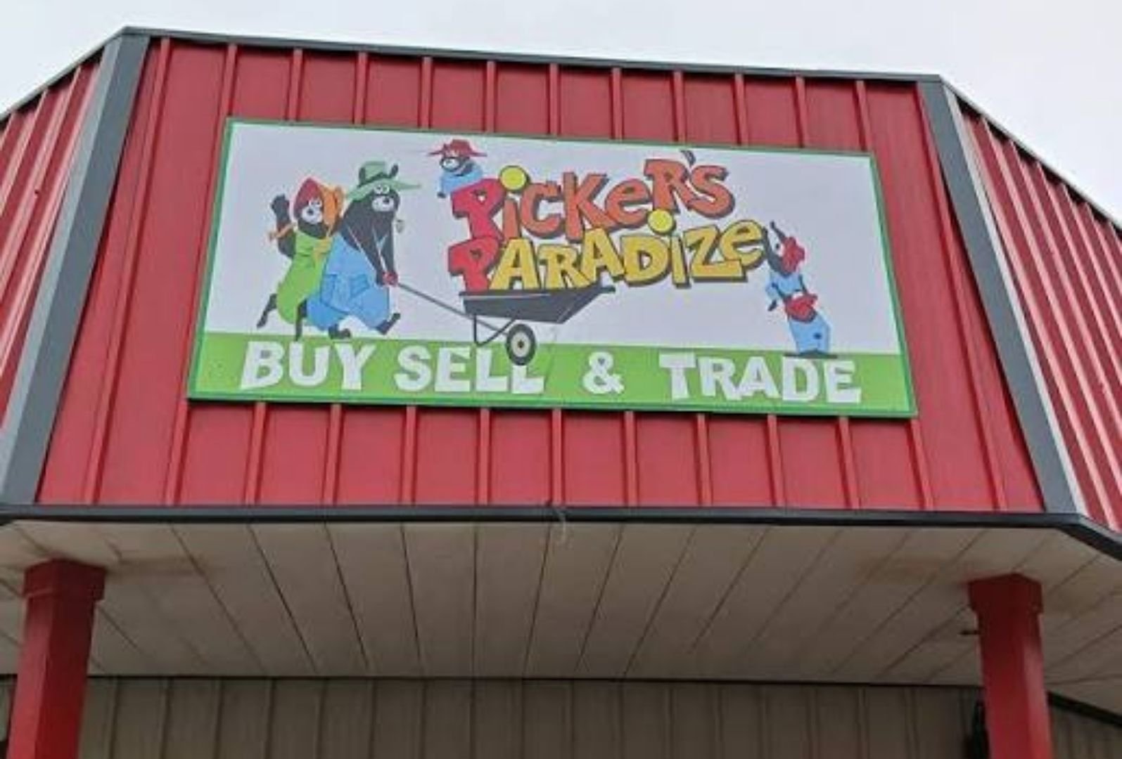 Sisters 33 display at Pickers Paradise